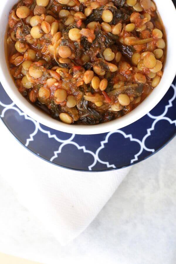 תבשיל עדשים ירוקות ותרד ברוטב עגבניות בבלוג כל הדברים הטובים